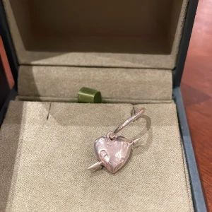 Tuvstarr’s heart silver - Säljer Tuvsarr’s heart från Maria Nilsdotter. 