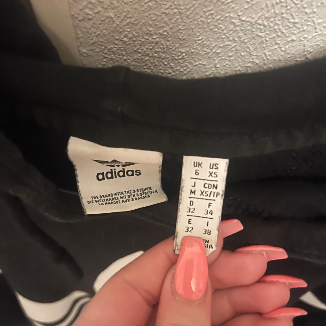 Svart hoodie från Adidas - 90