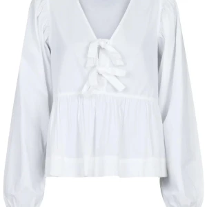 Neo Noir Blus - Jag säljer min nyköpta neo noir blus då jag inte får tillfälle att använda den. Endast använd en gång och inköpspriset ligger på 899kr. Kontakta gärna för fler bilder och pris🤗🤗🤗