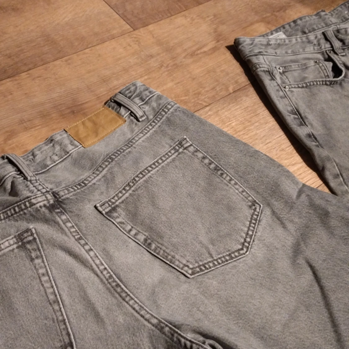 Två par gråa Zara jeans 👖 - 90
