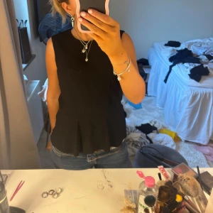 Söt topp - Jätte söt topp i nyskick o passar till allt