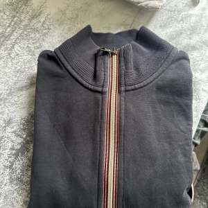 Moncler - Använd men är i bra skick