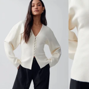 Ginatricot cardigan  - Säljer denna as snygga och slutsålda figursydda cardigan från Ginatricot i ny skick❤️