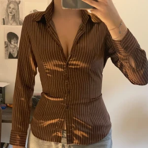 Brun skjorta - Bra skick! Står Xl på lappen men passar mer s-m