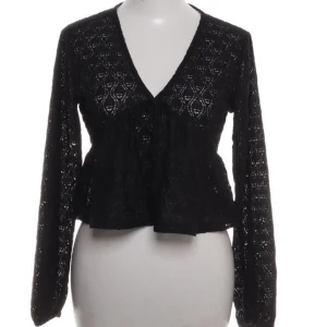 Svart blus  - Bra skick. Säljer då den inte passar🌸