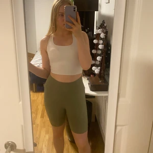 Träningsshorts gröna - M/L