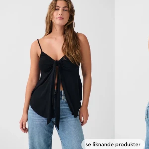 Gina Topp Svart  - Jättefin topp från Gina, helt oanvänd med lappen kvar. Säljer pga att den inte passade. Nypris 259kr🥰