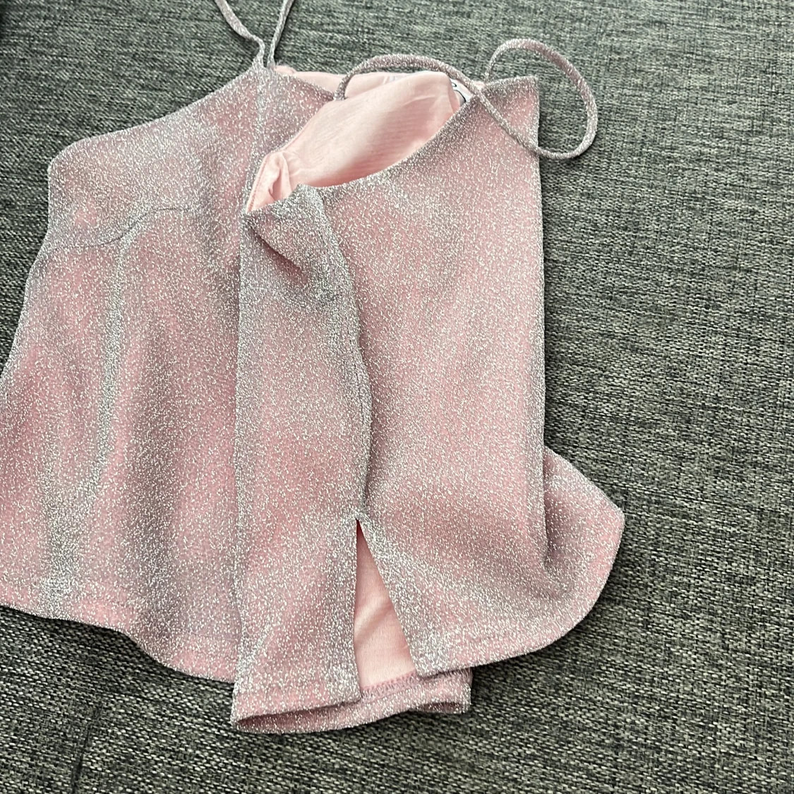 glittrigt linne ifrån NA-KD - 91