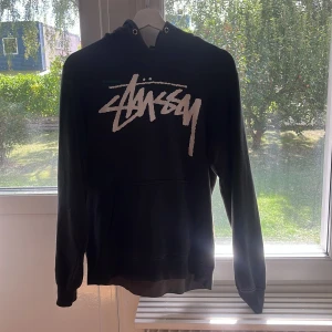 Stussy tröja  - Vintage Stussy hoodie i storlek S