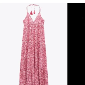 Zara klänning🌸 - Jätte fin klänning från zara🌸slut såld xs men sitter som xs-s🌸🌸🌸🌸❤️❤️