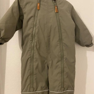 Overall för barn - Har använt några gånger men den ser ändå ganska ny ut. Stl 80 (9-12mån)