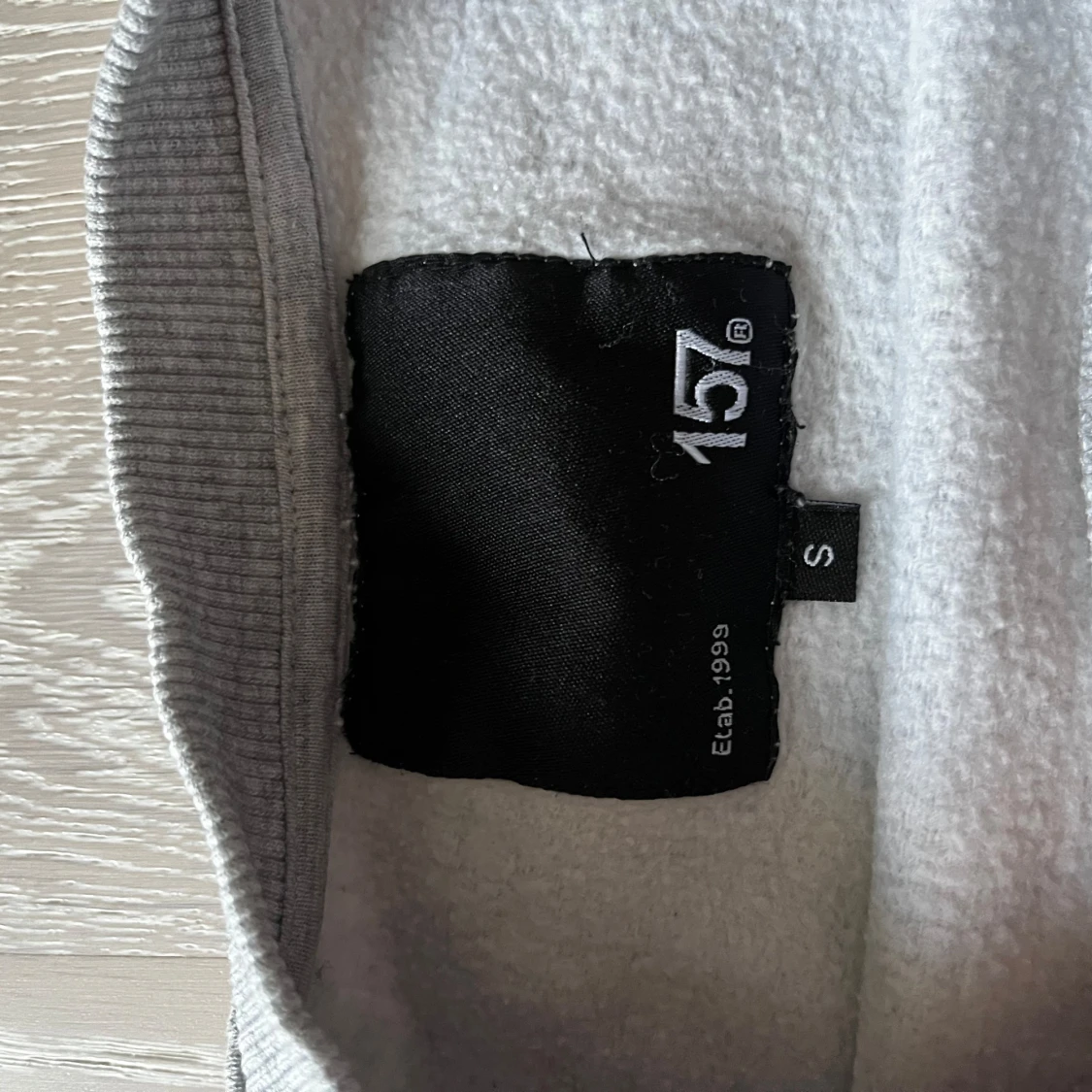 Grå Sweatshirt  - 91