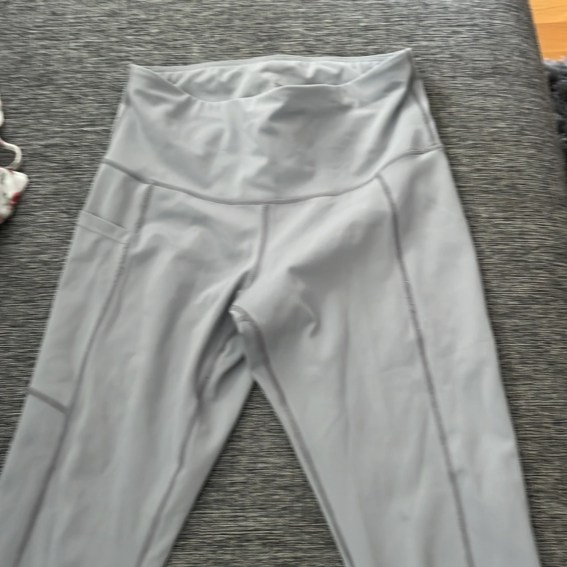 tränings byxor med inbyggd ficka 