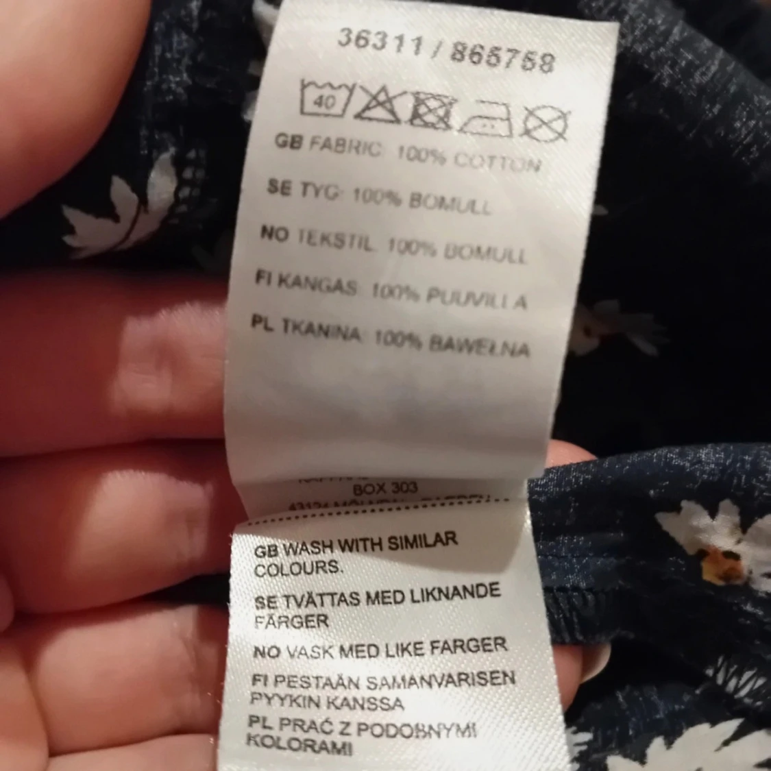 Mörkblå mönstrad tröja  - 93