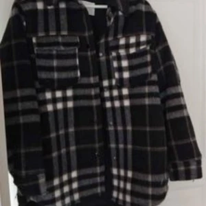 Höstjacka/vinterjacka - Från H&M Storlek xs Använd men i bra skick