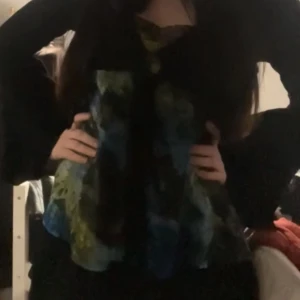 Babydoll topp - Super fun topp💋 sitter perfekt på mig som brukar ha s/m.  fint skick jätte skönt material. Fraktar inom 1-2dagar