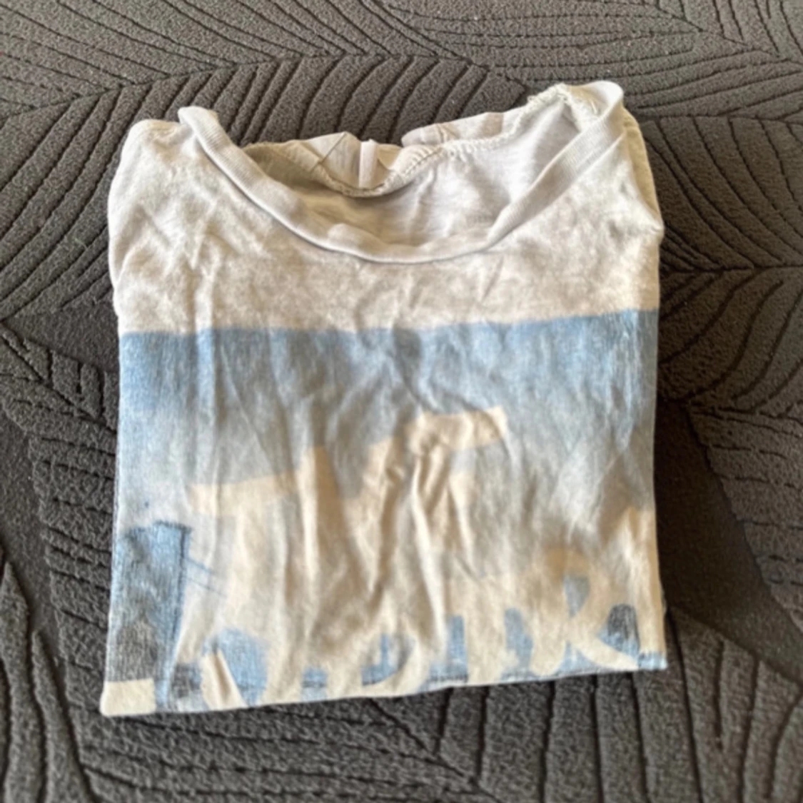 Vit långärmad t-shirt med tryck - 91