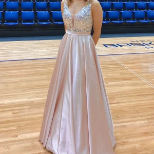 prom dress - selling my prom dress. Great kondition! fits S-M