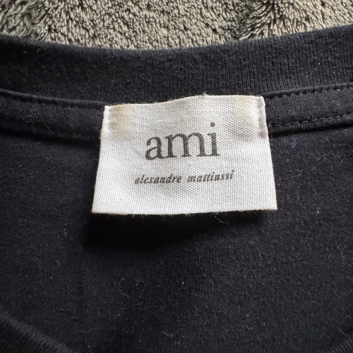 Mörkblå t-shirt från Ami Alexandre Mattiussi - 91