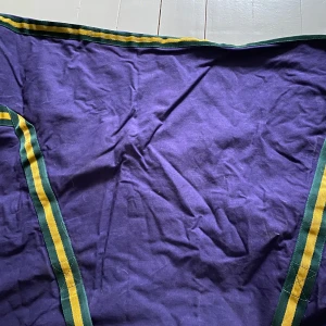 Blått transporttäcke 125 - Transport täcke storlek 125. I använt men bra skick 