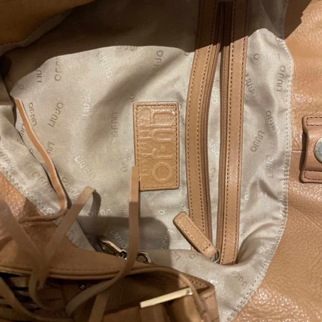 Brun axelväska med fransar från Liu Jo - 90