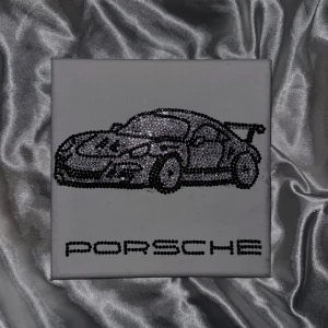 Handgjord porsche tavla - Ge ditt rum ett skimmrande touch med våra handgjorda tavlor. Kontakta mig gärna för egna design/andra storlek eller färger. Möjlighet för meet up i Örebro, annars står köpare för frakt.