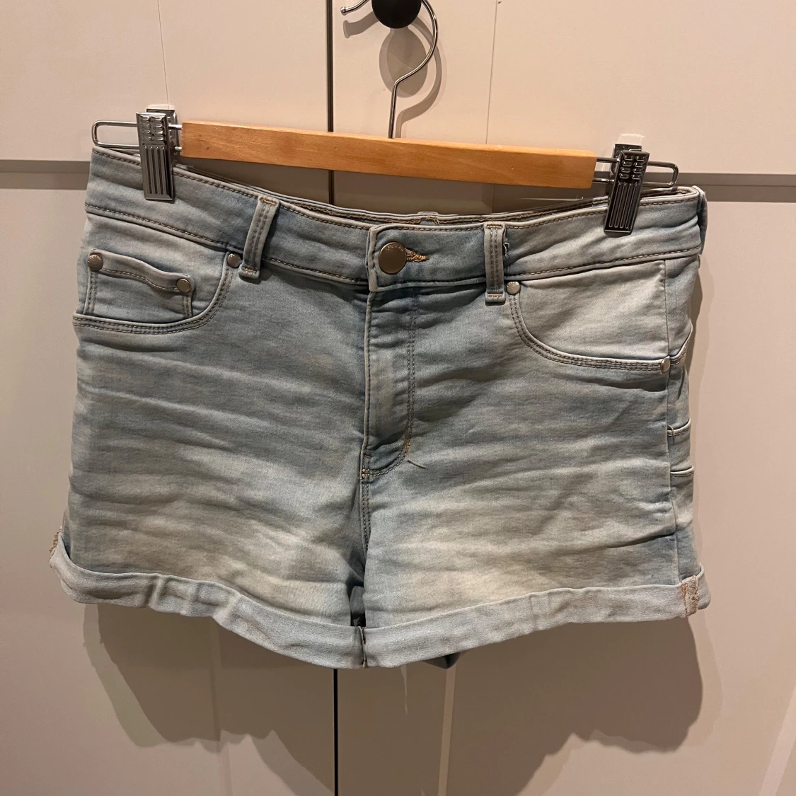 Ljusblå jeansshorts från New yorker