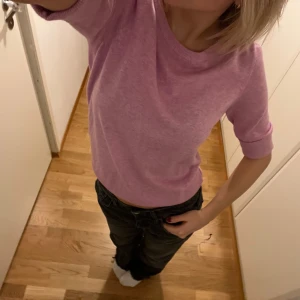 Sweater - A pink t-shirt sweater, good condition and super soft💞