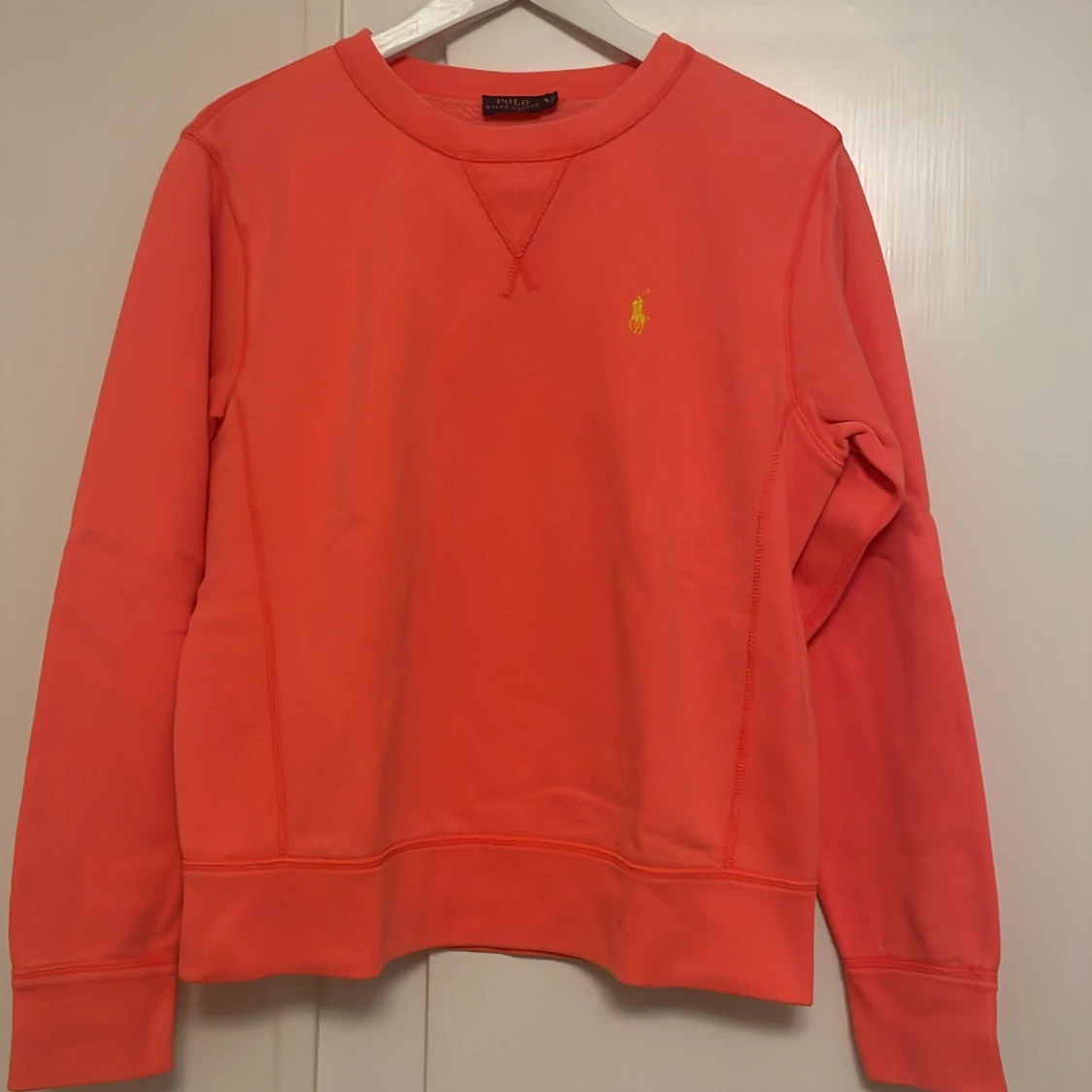 Korallfärgad tröja från Ralph Lauren