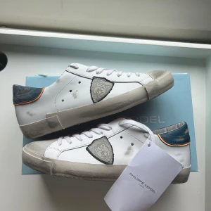 Philippe Model helt nya - Helt nya, box och tag ingår. Säg till om ni har frågor. Originalpris ca 3800kr