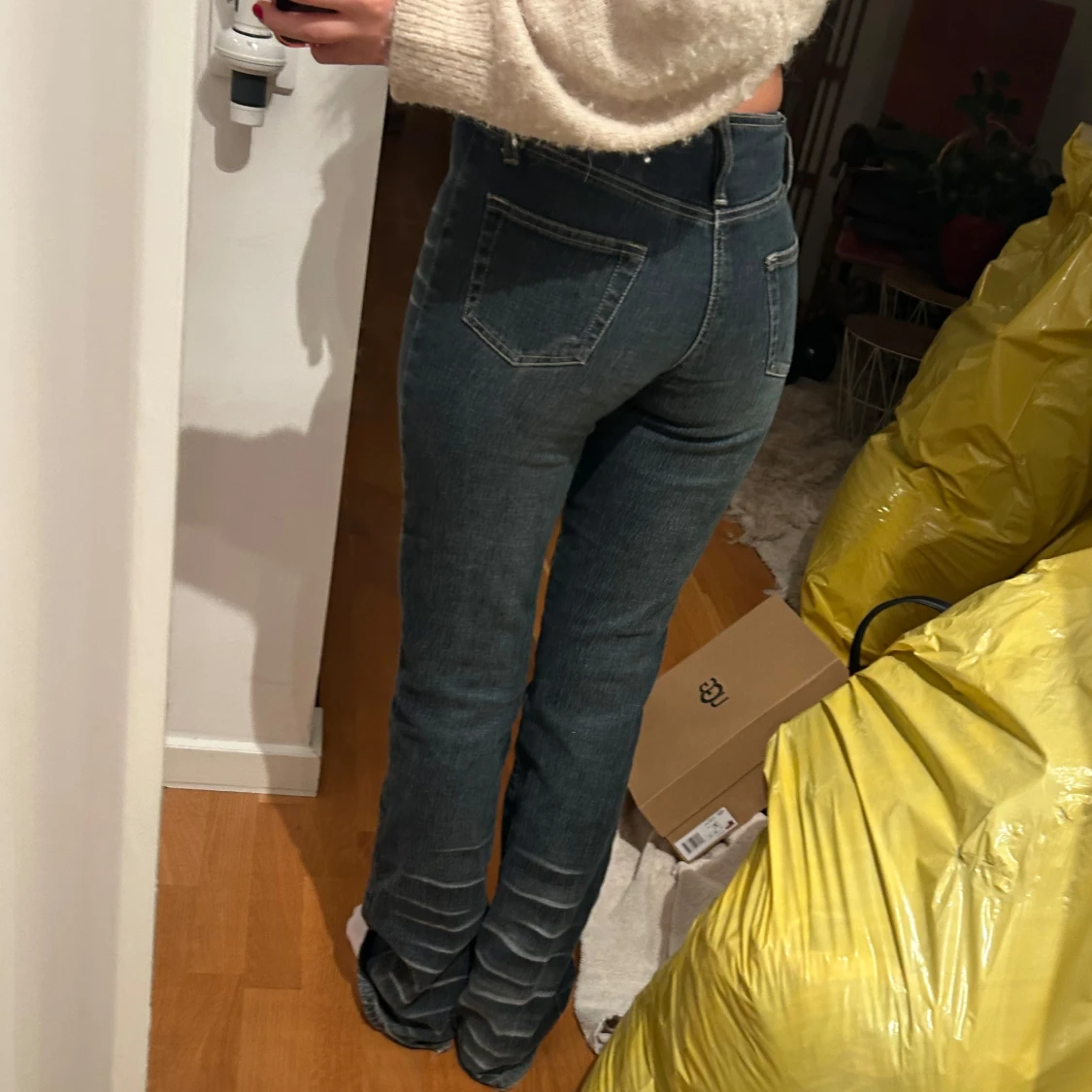 Blå jeans med hög midja - 91