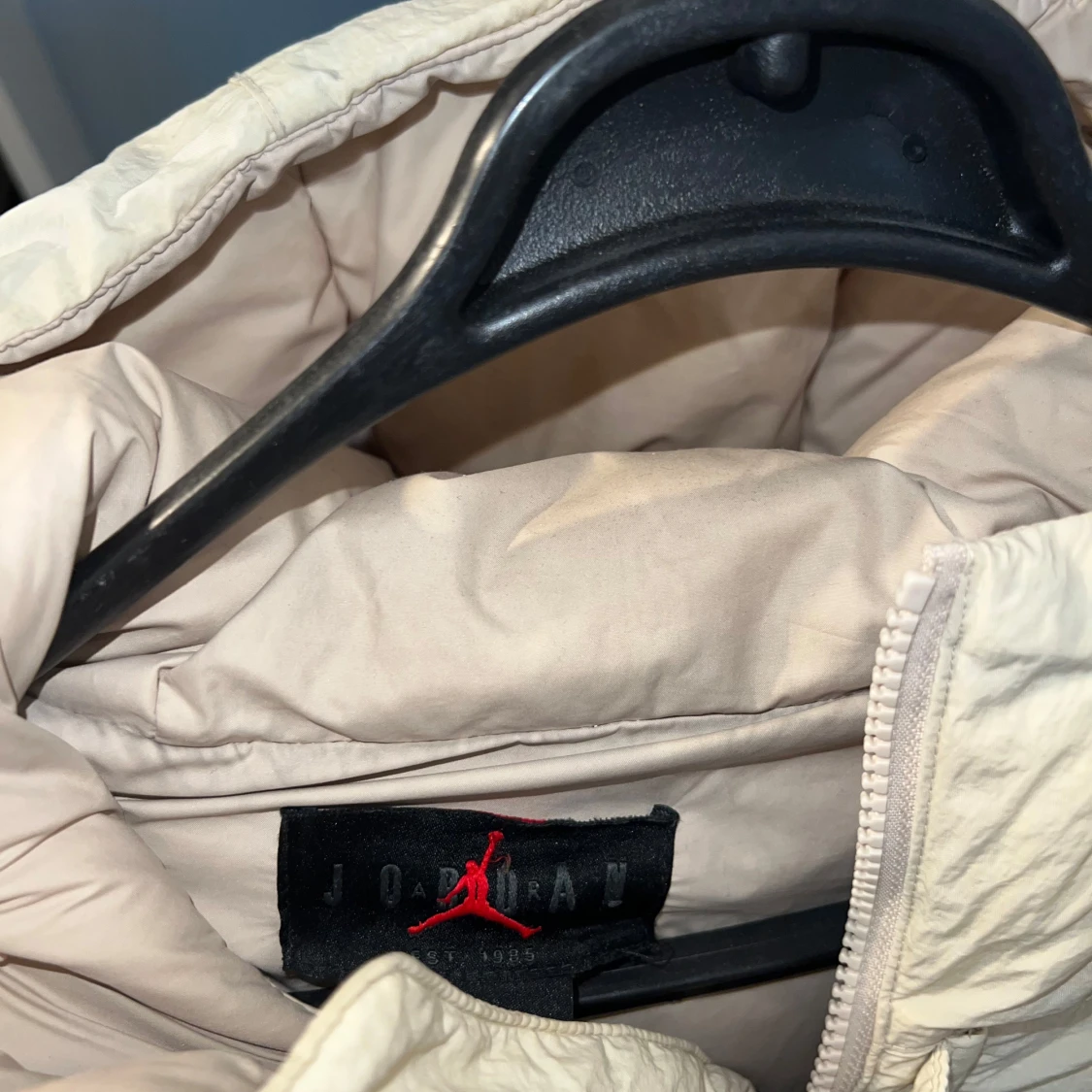 Vit dunjacka från Jordan - 91