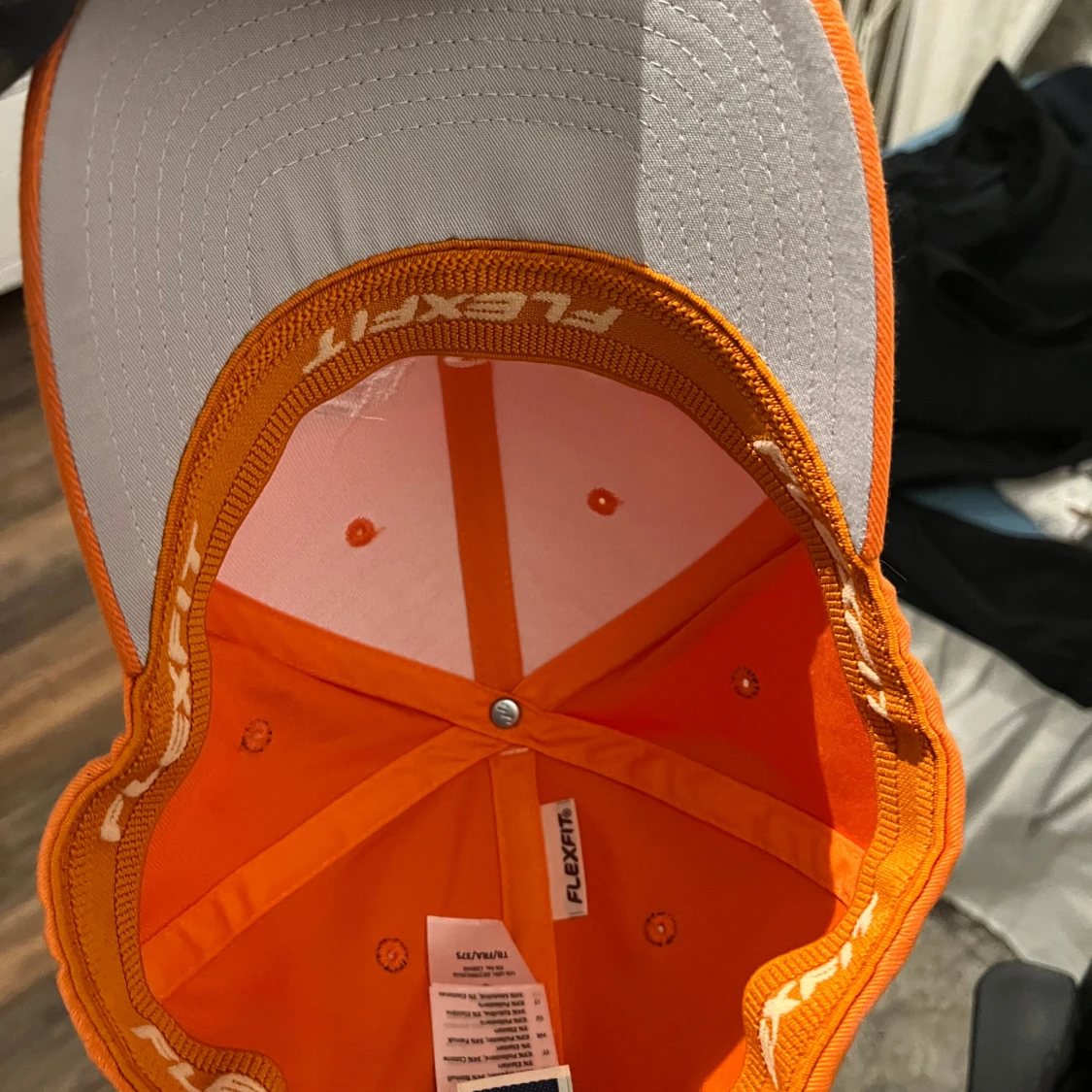 Orange keps från Flexfit - 91