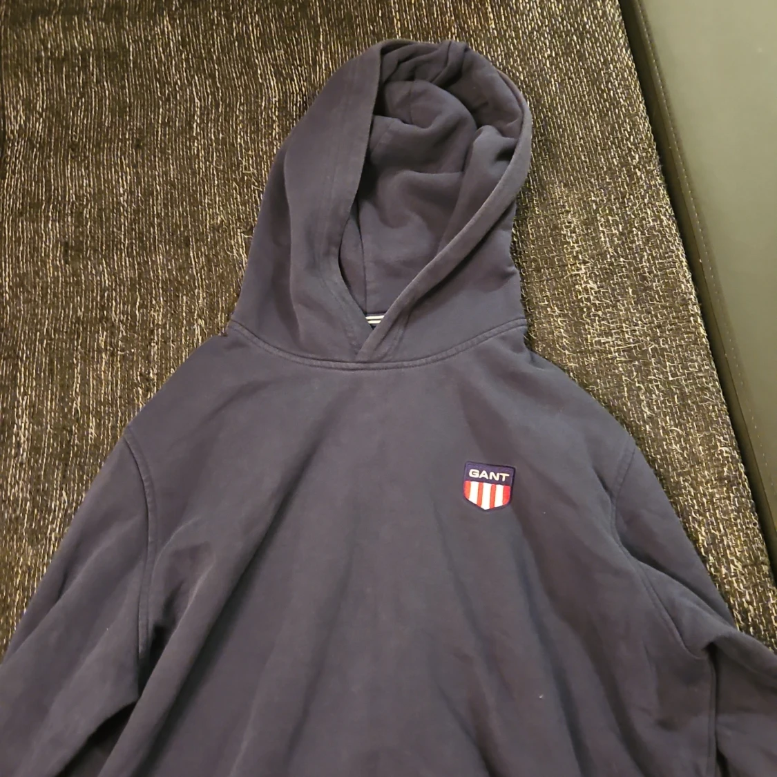 Mörkblå hoodie och byxor från GANT - 92