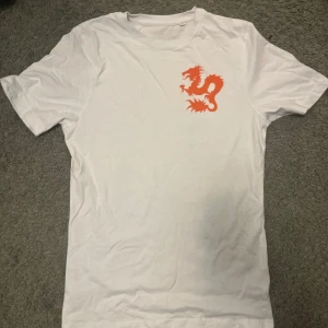 Zushi tee - Tryckt med screen och själv ej Dean blunt merch 