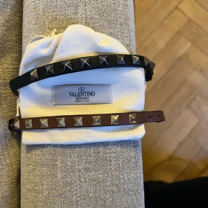 Valentino Armvand - 800kr styck, priset kan dras ner vid snabb affär