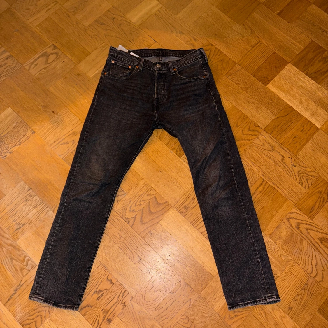 Svarta jeansbyxor från Levi's - 90
