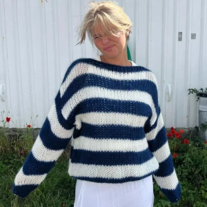 Randig stickad tröja - Oanvänd, prislappen kvar! Superfin och mysigt material💙