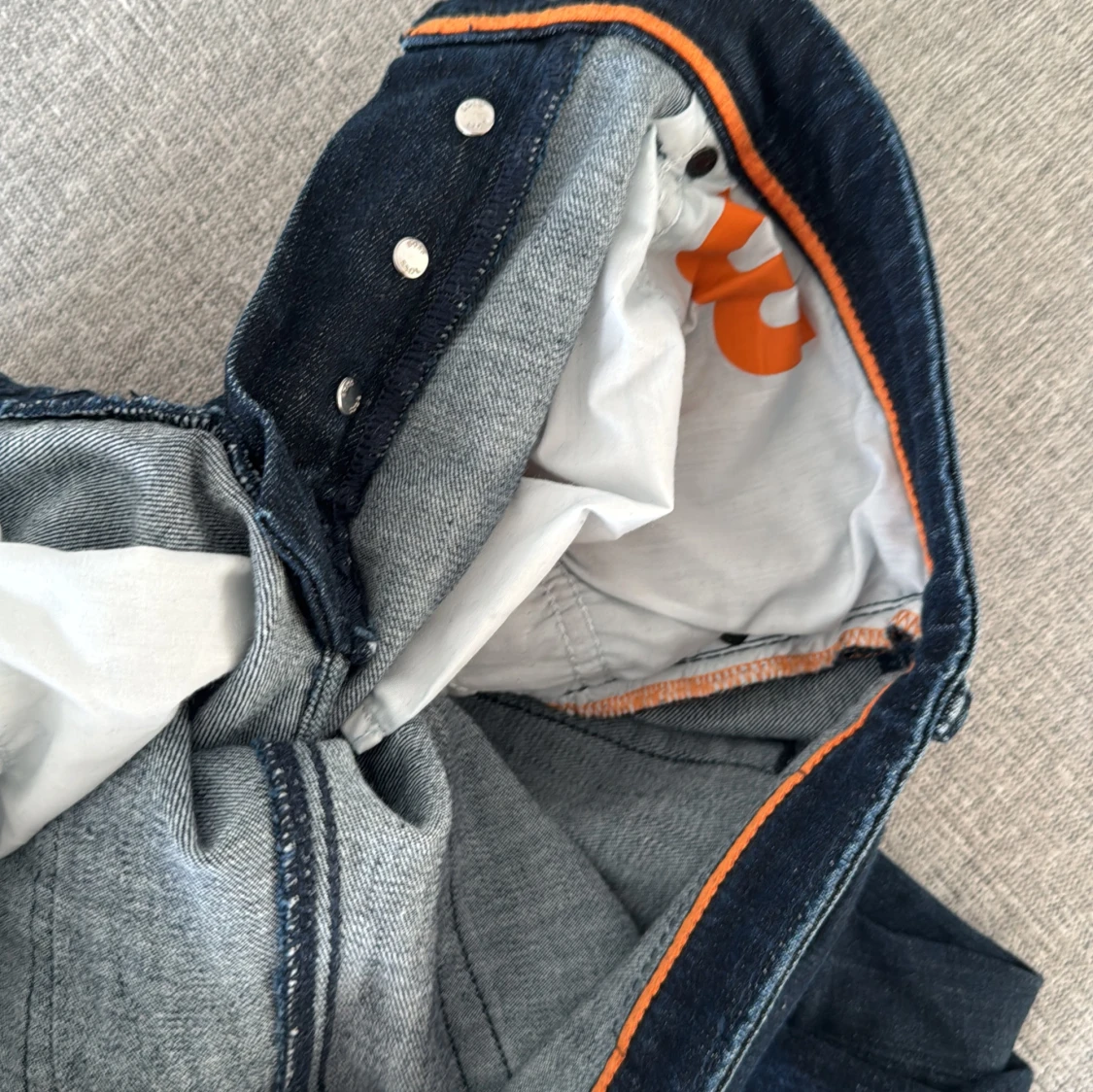 Mörkblå jeans från Hugo Boss - 91