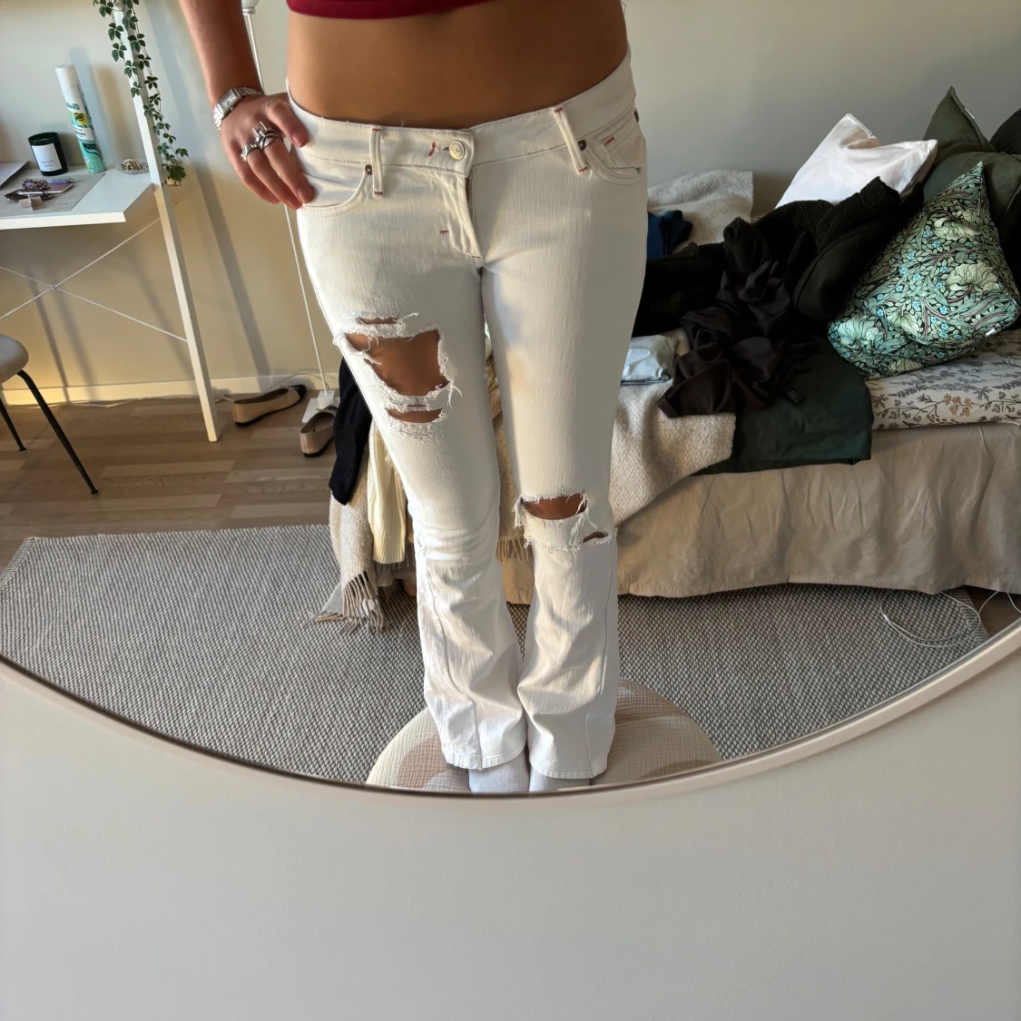 Vita jeans med slitningar - 3