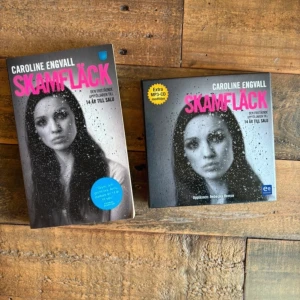 Skamfläck av Caroline Engvall - Boken 'Skamfläck' av Caroline Engvall handlar om Sandra, Jackie och Nadia som lever i en värld av övergrepp och hemligheter. Denna gripande berättelse belyser svåra ämnen och är en del av en serie som syftar till att öka medvetenheten om dessa frågor. Perfekt för den som vill läsa en stark och viktig berättelse. Både ljudboken och tillhörande pocket.