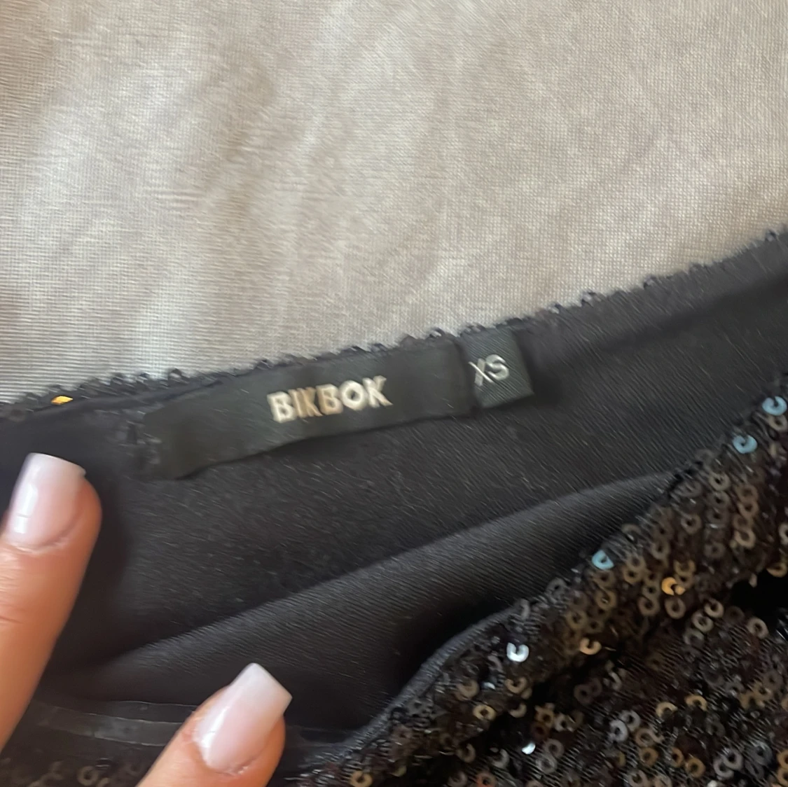 Svart glittrig topp från Bik Bok - 1