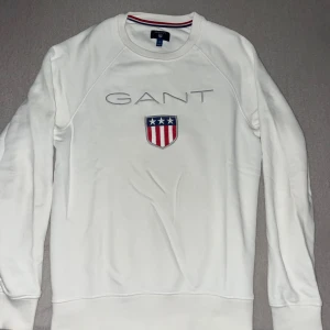 Gant tröja XS - Jag säljer min Gant tröja på grund av att den inte passar mig längre. Pris kan diskutera via intresse. 
