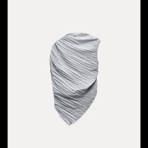 Grå blå topp - Super fin top/blus som är gråblå från Zara🫶Helt oanvänd men prislapp kvar