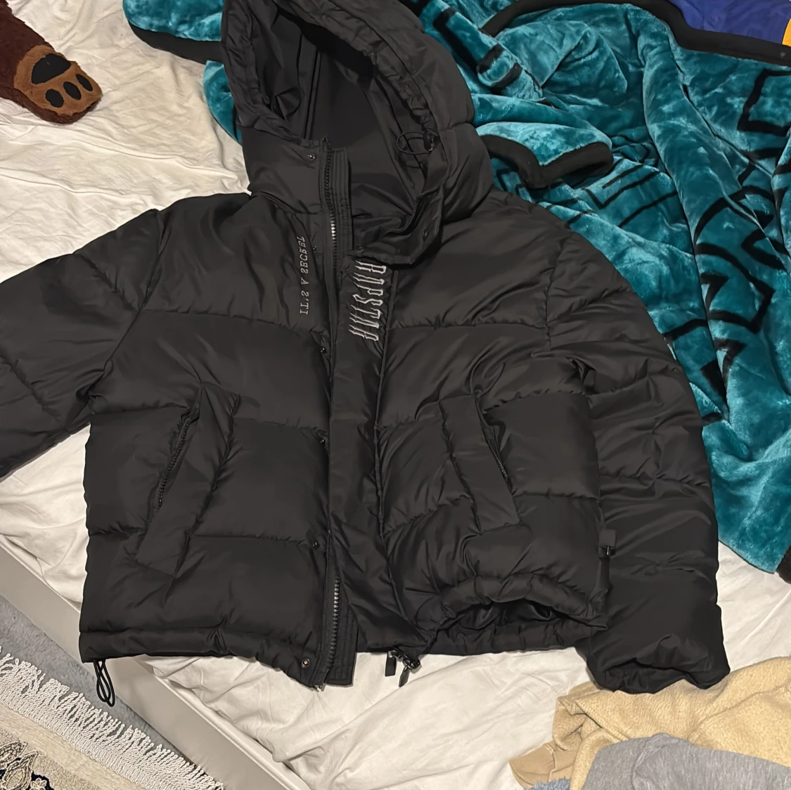 Svart pufferjacka från Trapstar