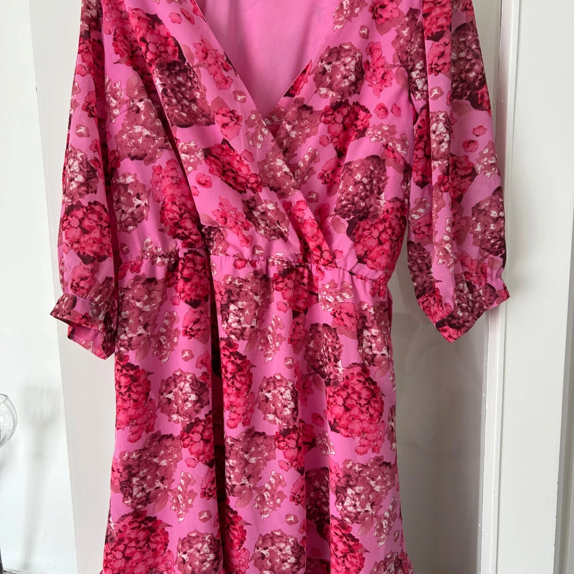 Rosa blommig klänning från Happy Holly - 2