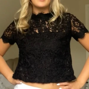 Zara topp - Topp från zara, köpt för länge sen. Hel och ren.