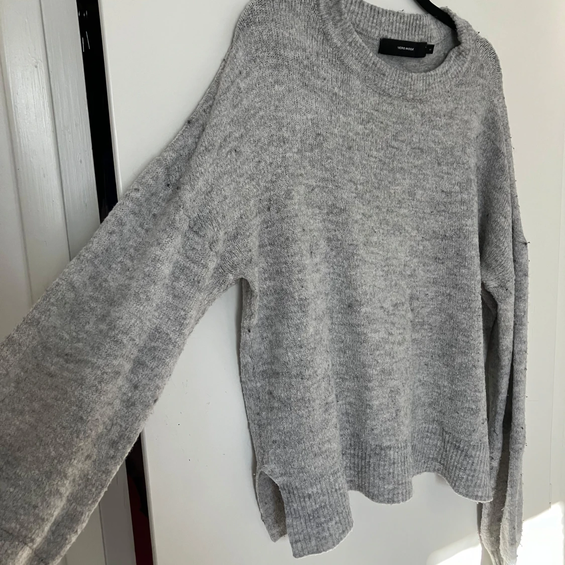 Grå stickad tröja från Vero Moda