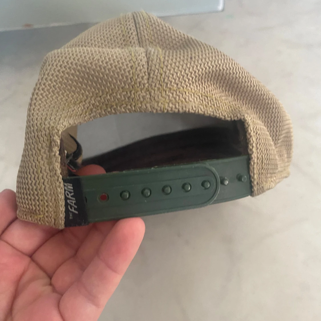 Olivgrön keps med bulldogmotiv - 2