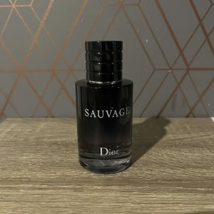 Dior sauvage - 🔵säljer denna parfymen från dior sauvage som inte är använd mycket, 70ml kvar, hör av er vid funderingar 🤝